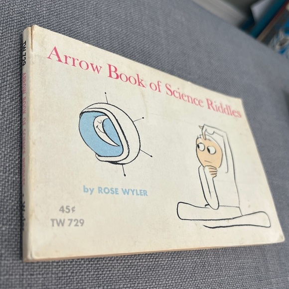 Vintage Aarow Book of Science Riddles small softcover Rose Wyler - Picture 3 of 9